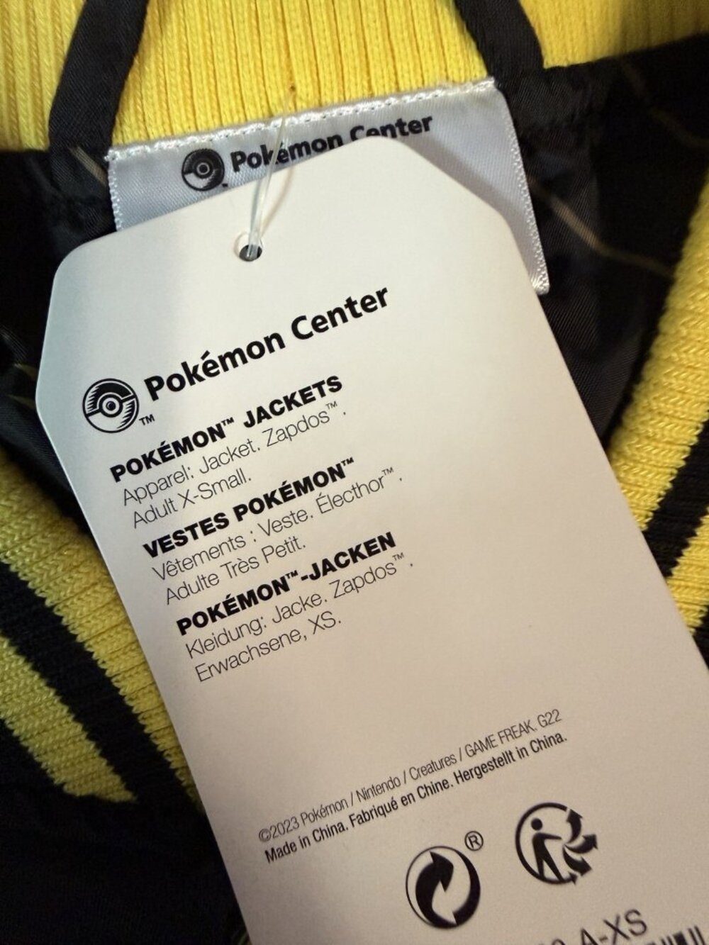 Pokemon Zapdos Snap button Insulated Adult Bomber Jacket - XS -Black /Yellow - Picture 12 of 12
